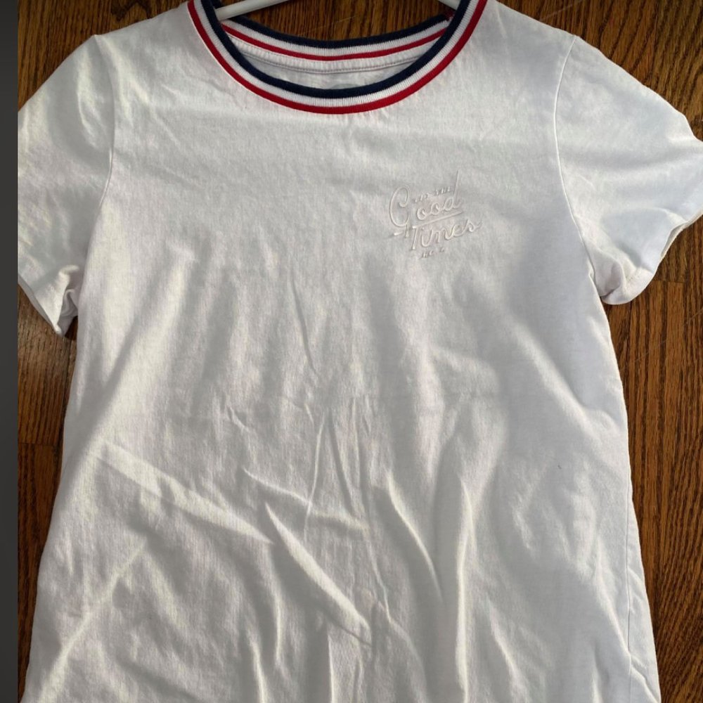 White graphic tee